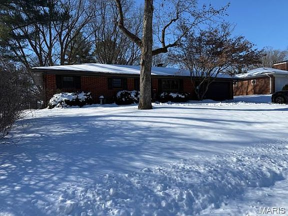 2nd image of 311 Chevy Chase Dr