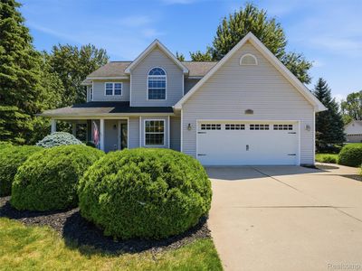 12295 Water Greens Ct, Fenton, MI, 48430