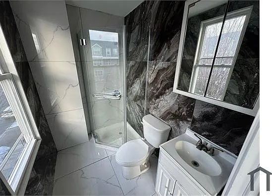 139 N 11th St #3R — Photo 4