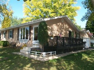 202 Sunset Dr, Lodi, WI 53555