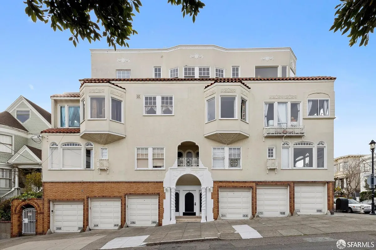 Building Photo - 2 Fair Oaks St #4