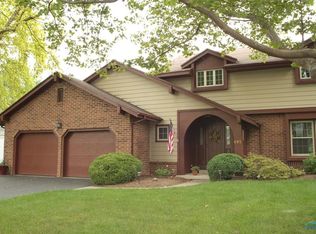 895 Mill Rd, Perrysburg, OH 43551