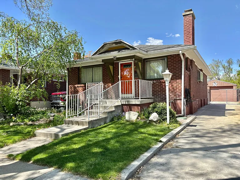 631 E Downington Ave — Photo 1