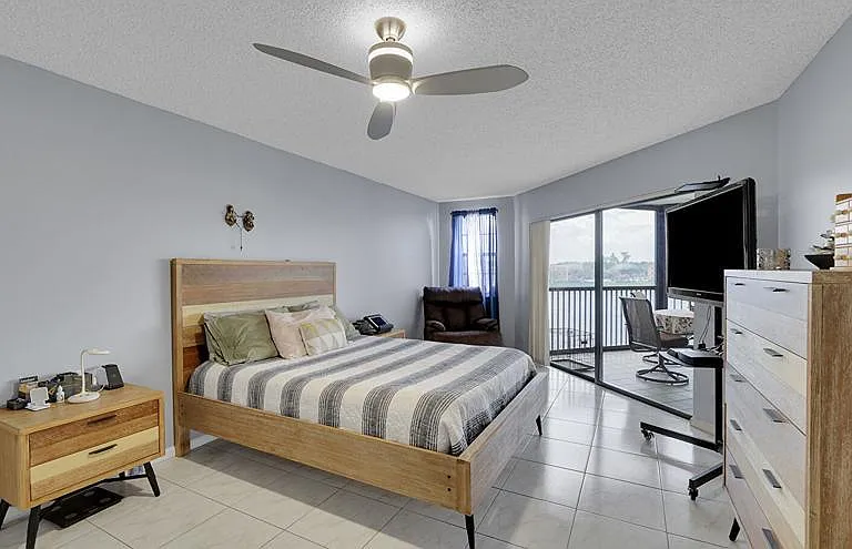 7250 Fairfax Dr #302 — Photo 14