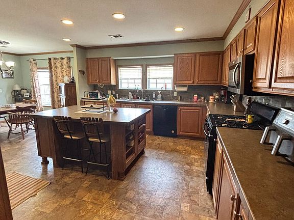 3rd image of 1244 Shady Hill Rd