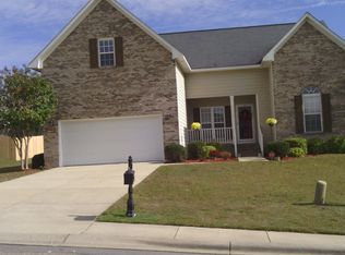 3925 Batesburg Dr, Hope Mills, NC 28348