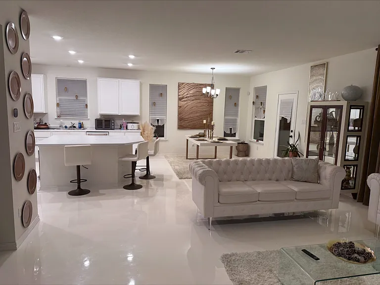 4520 Avellino Dr — Photo 3