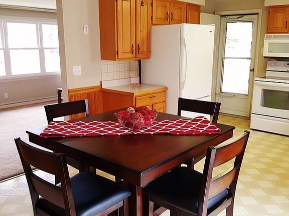 Eat-In Kitchen
						:
						Eat-In Kitchen