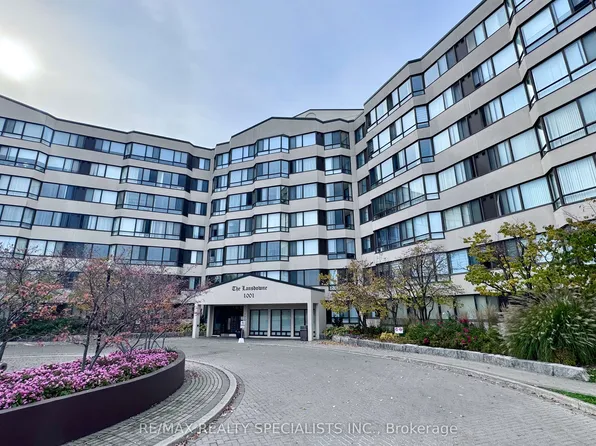 1001 Cedarglen Gate #520, Mississauga, ON L5C 4R2