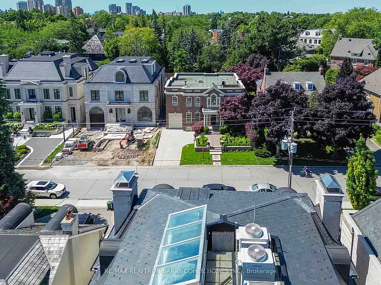 230 Dunvegan Rd — Photo 49