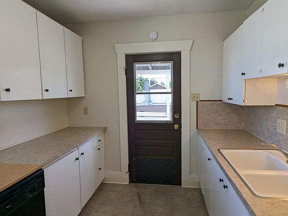 5th image of 624 E Harrison St APT B