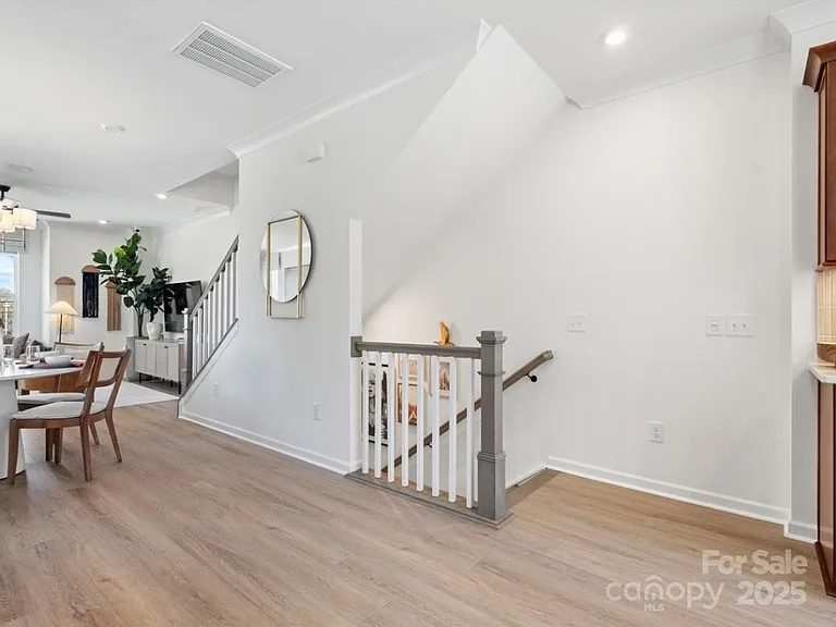 5508 SW Aling Ct — Photo 4