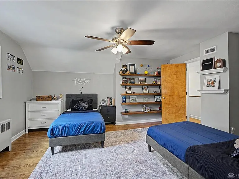 333 Thruston Blvd E — Photo 31