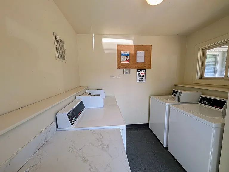 115 S Railroad St — Photo 9