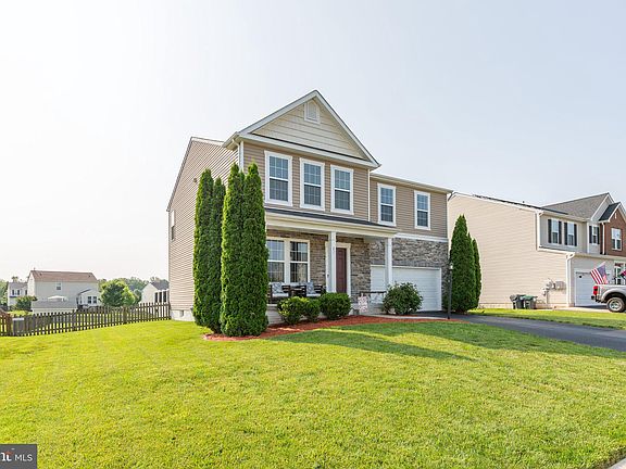 3rd image of 27 Hopkins Branch Way