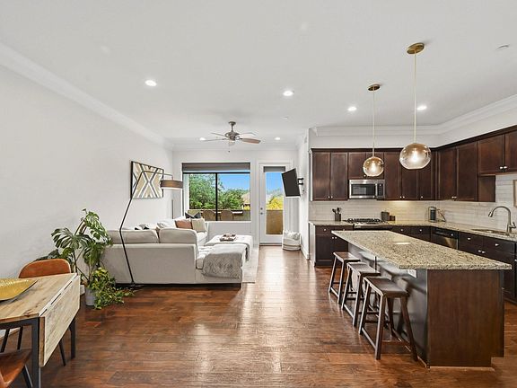 4th image of 510 Lovett Blvd APT 301