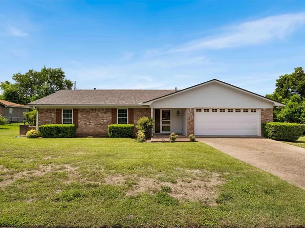 308 Dixon Dr, Hewitt, TX 76643