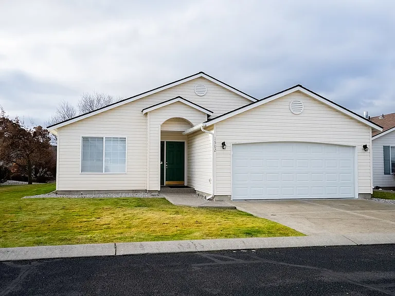 1502 N Madson Ln — Photo 12