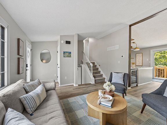 3rd image of 7809 Kitty Ln