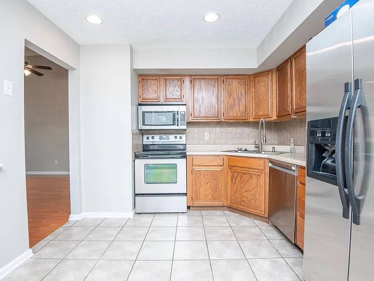 8816 Mill Run Dr — Photo 13