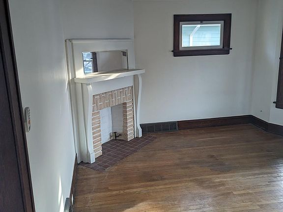 3rd image of 1589 Cordova Ave
