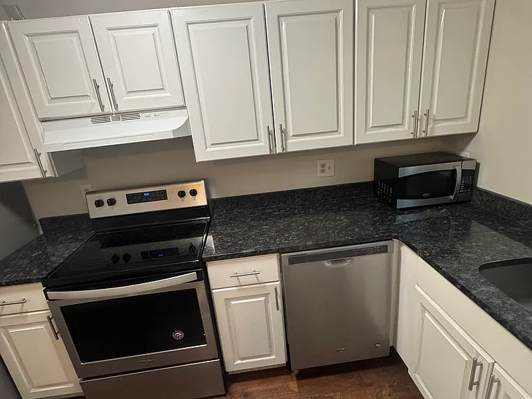 19 Somers St #B8 — Photo 7