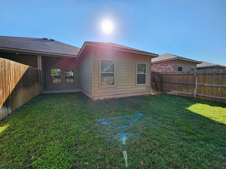 1221 Old FM 306 — Photo 24