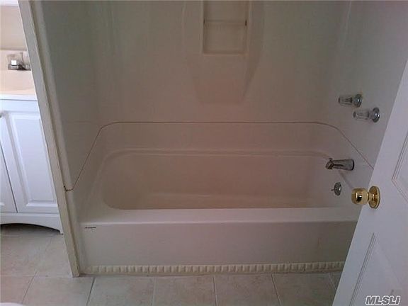 4th image of 10982K 203rd St