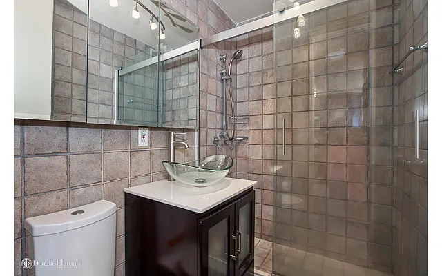 Rented by Douglas Elliman | media 33