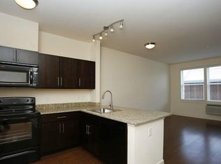 105 N Wood Ave, Linden, NJ 07036