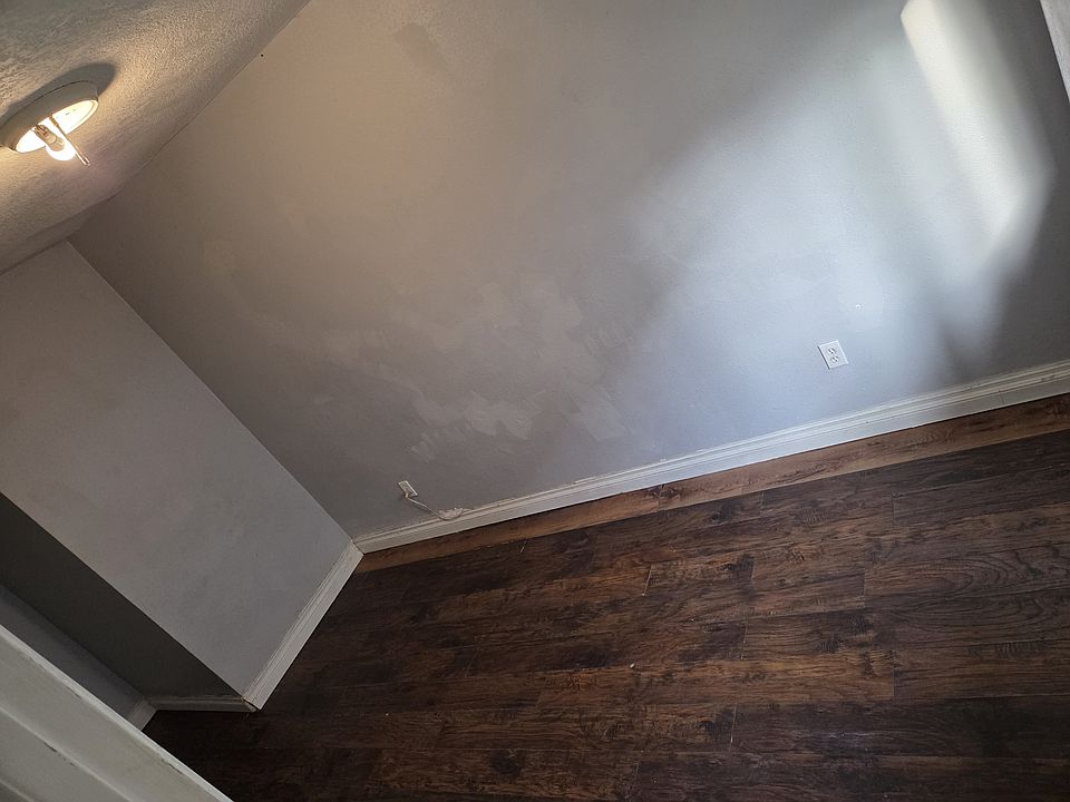 1st image of 1111 S 41st St
