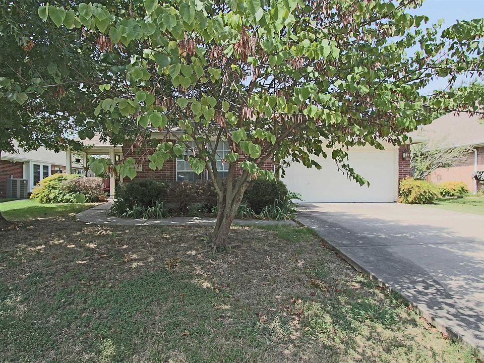 1st image of 845 Heberle Dr