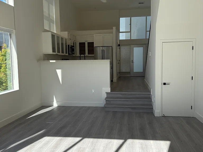 300 Linden St #1 — Photo 18