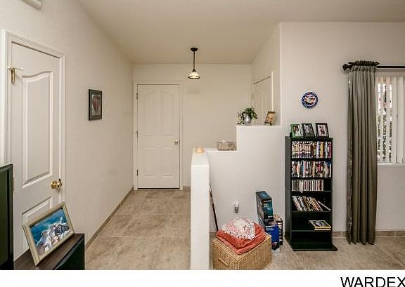 4th image of 489 Meadows Dr