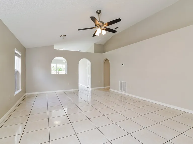 7666 Harbor Bend Cir — Photo 3