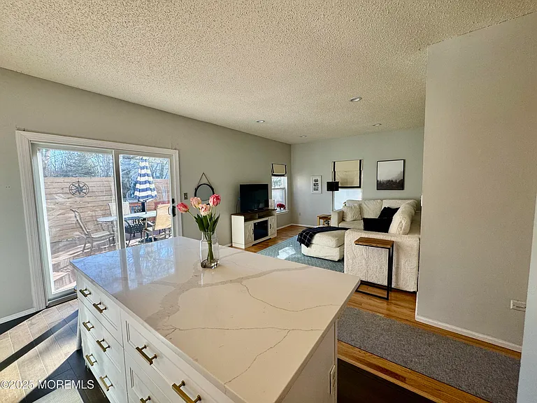 113 Richmond Ct N #67 — Photo 6
