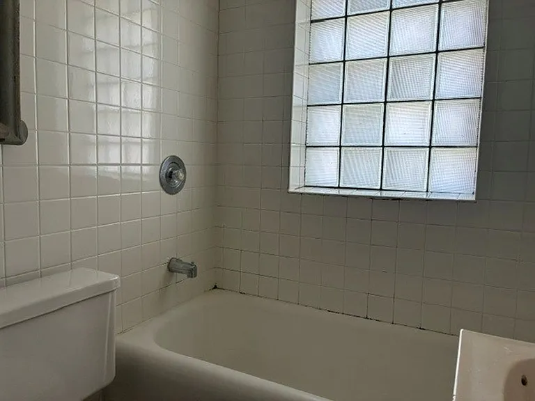 1108 Wisconsin Ave — Photo 5
