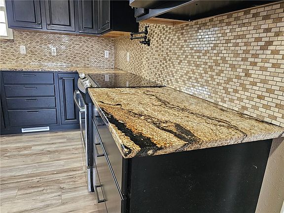 4th image of 4215 E 320th Rd