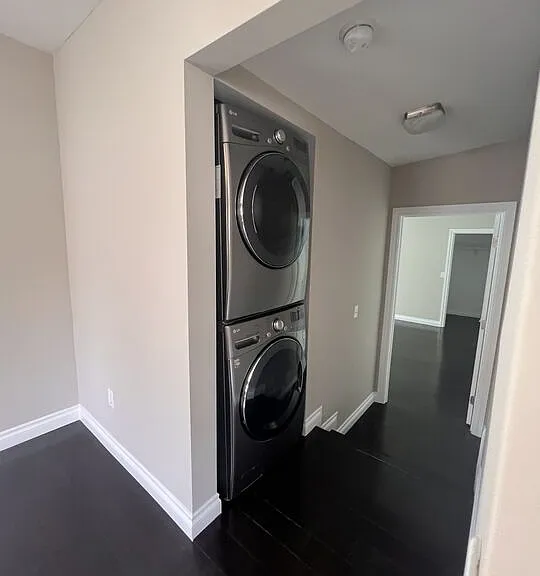 7865 Bleriot Ave — Photo 15
