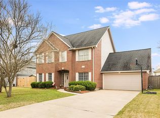 205 Plum Cir, Lake Jackson, TX 77566