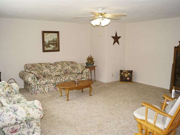 4th image of 1817 W Broughton Ct