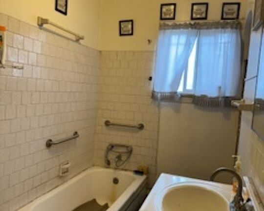 5th image of 114 W 94th St