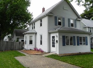 421 45th St, Moline, IL 61265