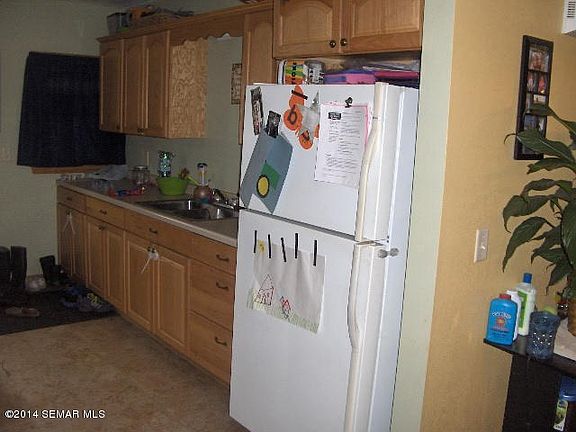 3rd image of 221 W Mill St