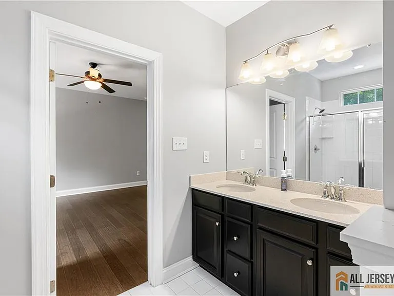 89 Isabelle Ct — Photo 29