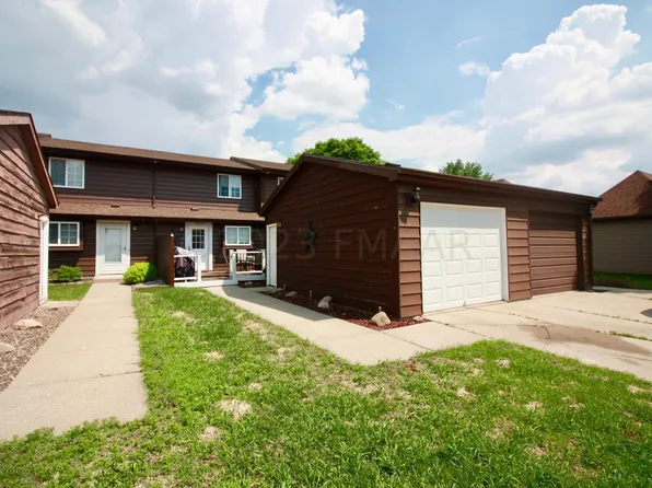 366 14th St N, Wahpeton, ND 58075