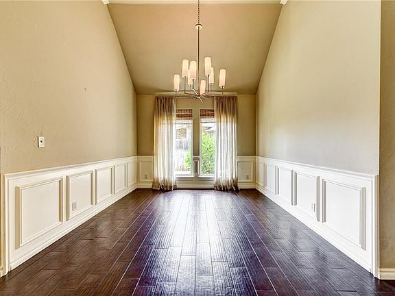 3rd image of 15516 Wood Creek Ln