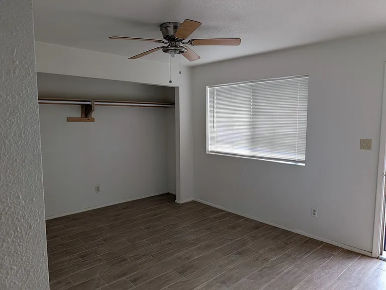 Front room or 4th bedroom