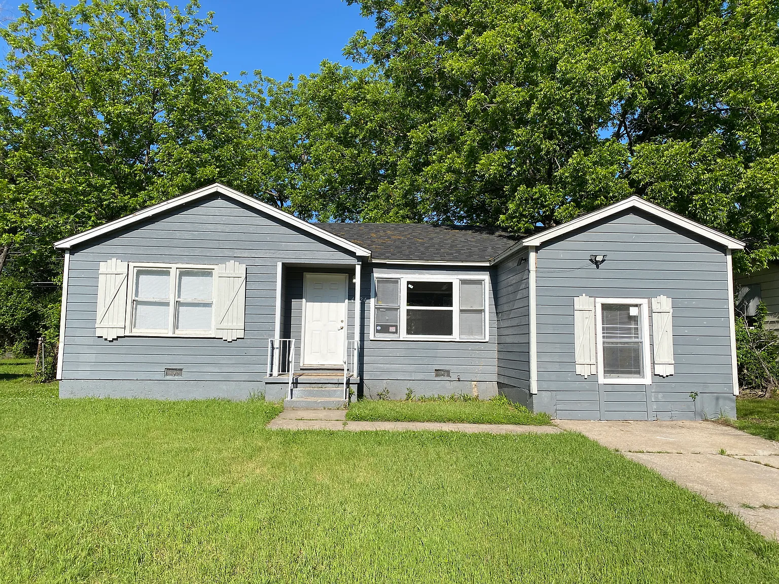 3 bed, 1116 sqft, $1,250 — Photo 1