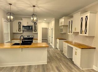 1053 Forrest Ave, Memphis, TN 38105